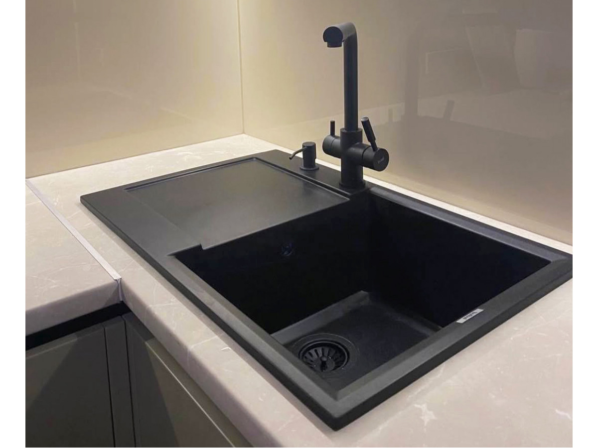Гранітні кухонні мийки з крилом: максимум комфорту для вашого клієнта